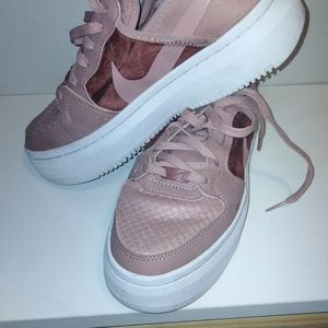 COPY - Women's Nike Court vision Alta